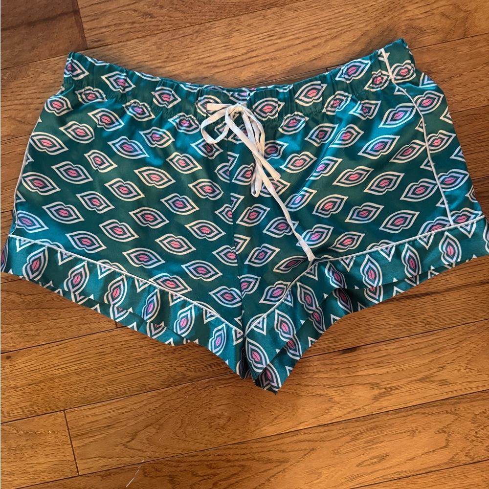 Victoria’s Secret Lips Design Fluid Sleep Shorts/Pajama Bottoms